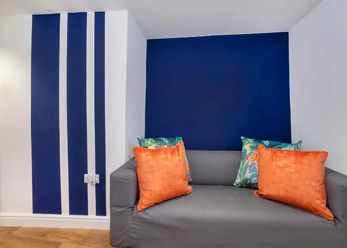 Henry Court Apartment 1